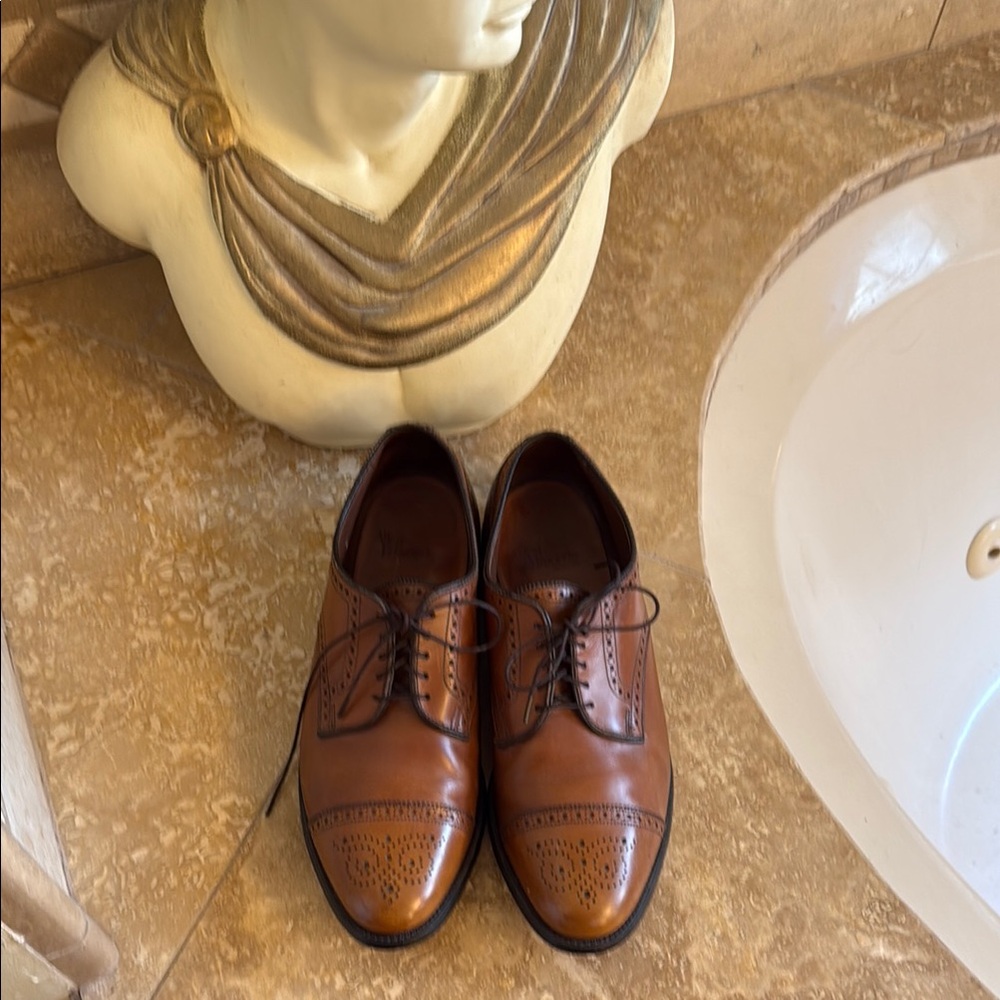 Allen Edmonds Brown Leather Oxfords with Brogue Detailing